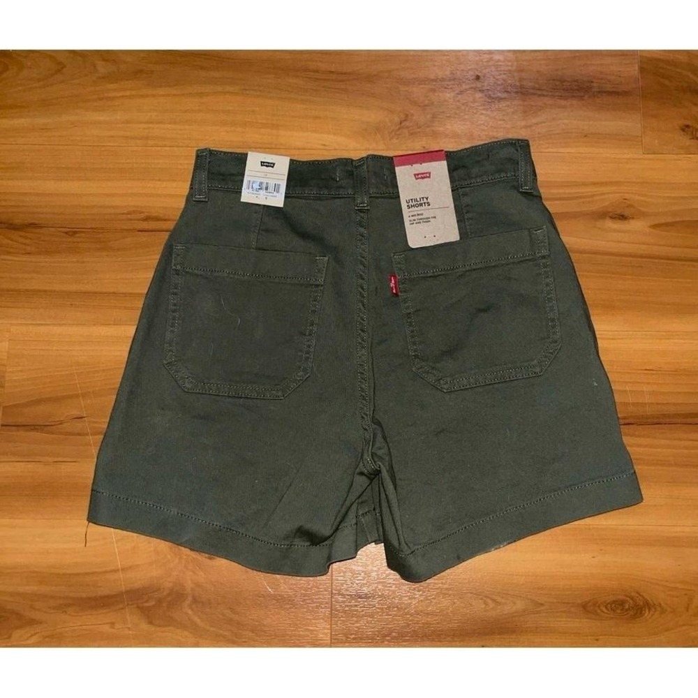 Womens NWT Levi's Utility Green Mid Rise Shorts - Picture 4 of 6